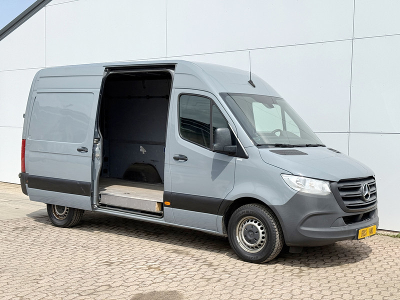 Mercedes-Benz Sprinter 315 1.9 CDI L2H2 Climate Control Cruise Control Carplay Camera RWD - Small van: picture 5 Mercedes-Benz Sprinter 315 1.9 CDI L2H2 Climate Control Cruise Control Carplay Camera RWD - Small van: picture 5