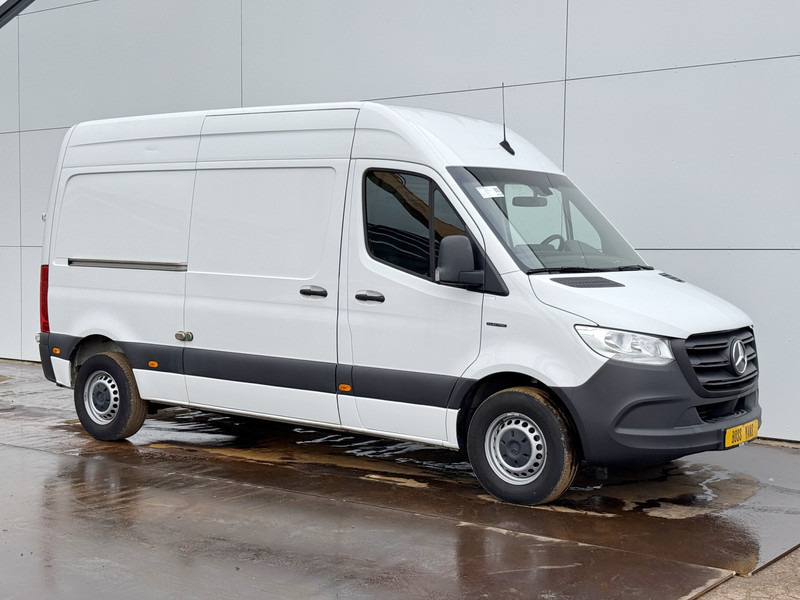 Mercedes-Benz eSprinter 112 L2H2 100% Elektrisch 55kWh 168km WLTP 80kw Snelladen Climate Control Camera Stoelverwarming - Panel van, Electric van: picture 4 Mercedes-Benz eSprinter 112 L2H2 100% Elektrisch 55kWh 168km WLTP 80kw Snelladen Climate Control Camera Stoelverwarming - Panel van, Electric van: picture 4