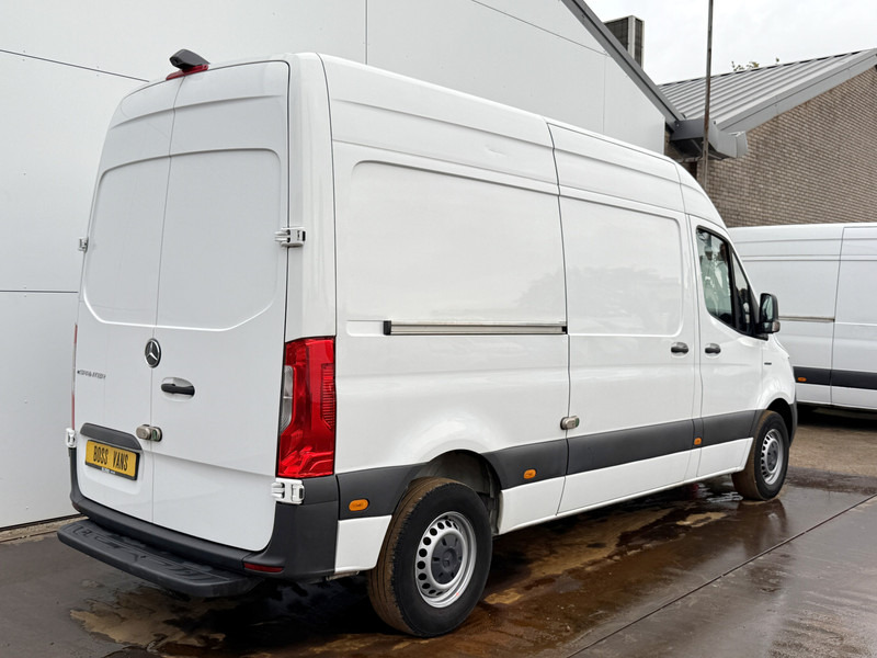 Mercedes-Benz eSprinter 112 L2H2 100% Elektrisch 55kWh 168km WLTP 80kw Snelladen Climate Control Camera Stoelverwarming - Panel van, Electric van: picture 3 Mercedes-Benz eSprinter 112 L2H2 100% Elektrisch 55kWh 168km WLTP 80kw Snelladen Climate Control Camera Stoelverwarming - Panel van, Electric van: picture 3