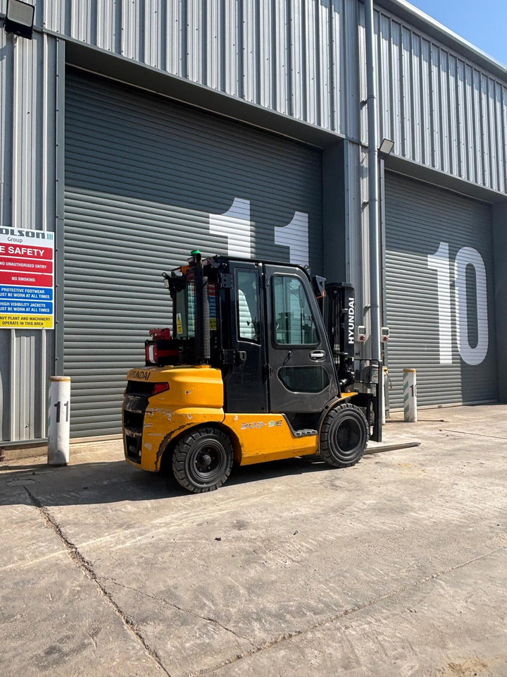 Hyundai 30D-9E - Telescopic handler: picture 5 Hyundai 30D-9E - Telescopic handler: picture 5