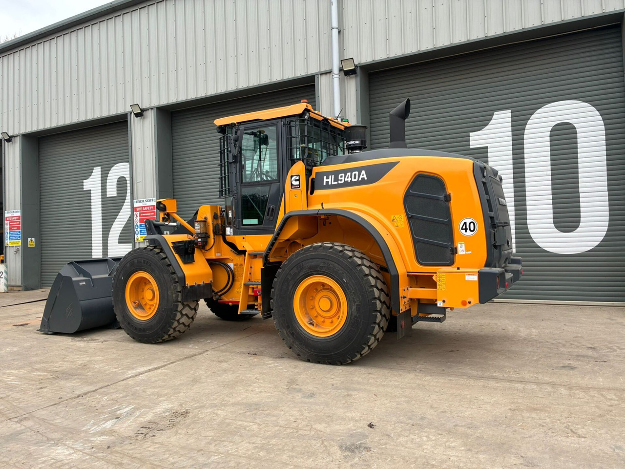 Hyundai HL940A - Wheel loader: picture 3 Hyundai HL940A - Wheel loader: picture 3