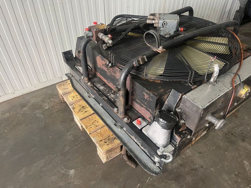 Liebherr Combined Radiator 1010694 - Radiator: picture 4 Liebherr Combined Radiator 1010694 - Radiator: picture 4