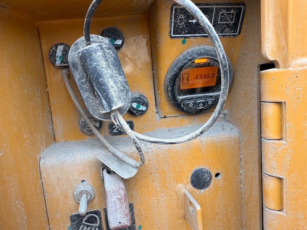 Bulldozer CAT D 8 T: picture 10 Bulldozer CAT D 8 T: picture 10