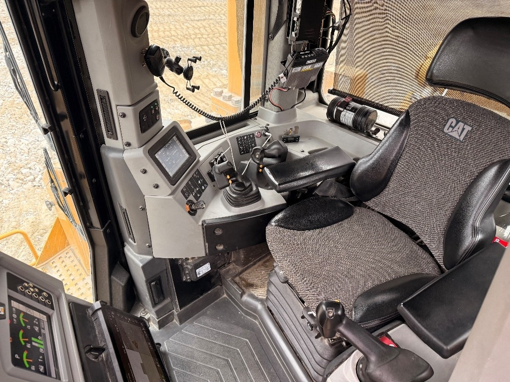 Bulldozer CAT D 8 T: picture 16 Bulldozer CAT D 8 T: picture 16