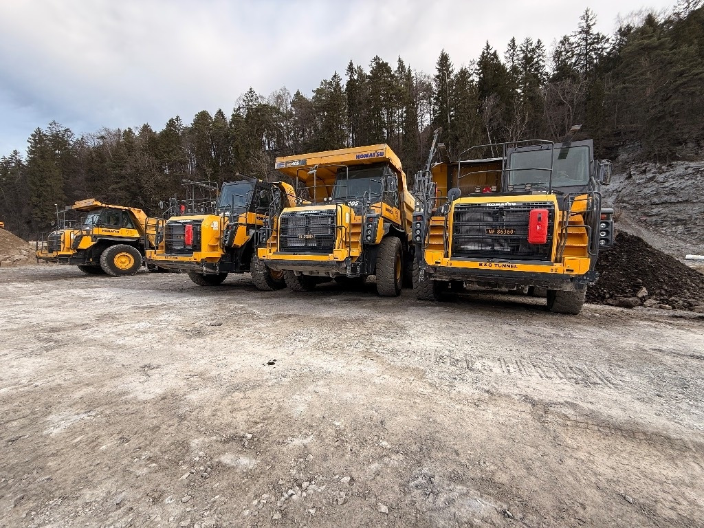 Komatsu HD 405 - 8E0 - Rigid dumper/ Rock truck: picture 1 Komatsu HD 405 - 8E0 - Rigid dumper/ Rock truck: picture 1