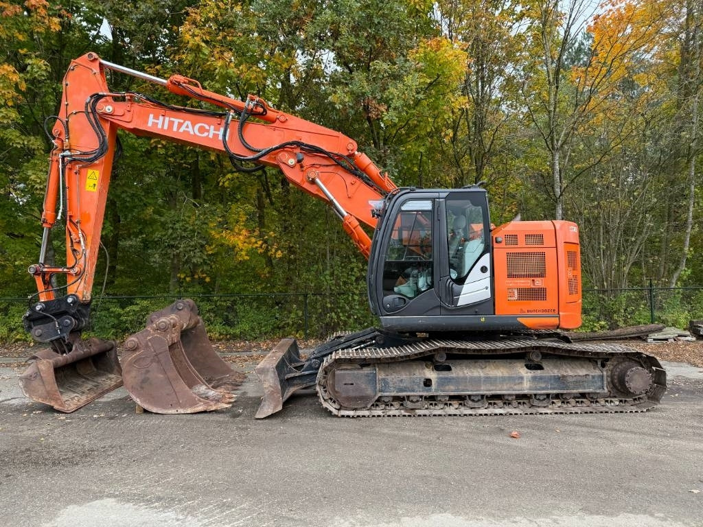 Hitachi ZX225 US LC-6  - Crawler excavator: picture 2 Hitachi ZX225 US LC-6  - Crawler excavator: picture 2