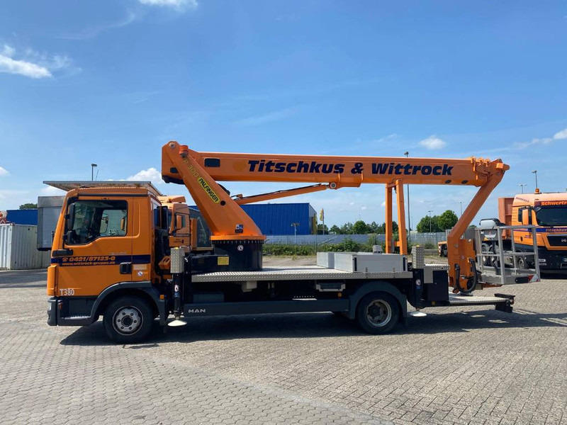 Palfinger P 300 - Truck with aerial platform: picture 4 Palfinger P 300 - Truck with aerial platform: picture 4