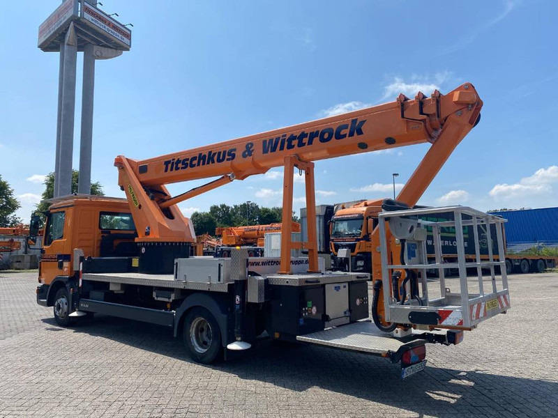 Palfinger P 300 - Truck with aerial platform: picture 5 Palfinger P 300 - Truck with aerial platform: picture 5