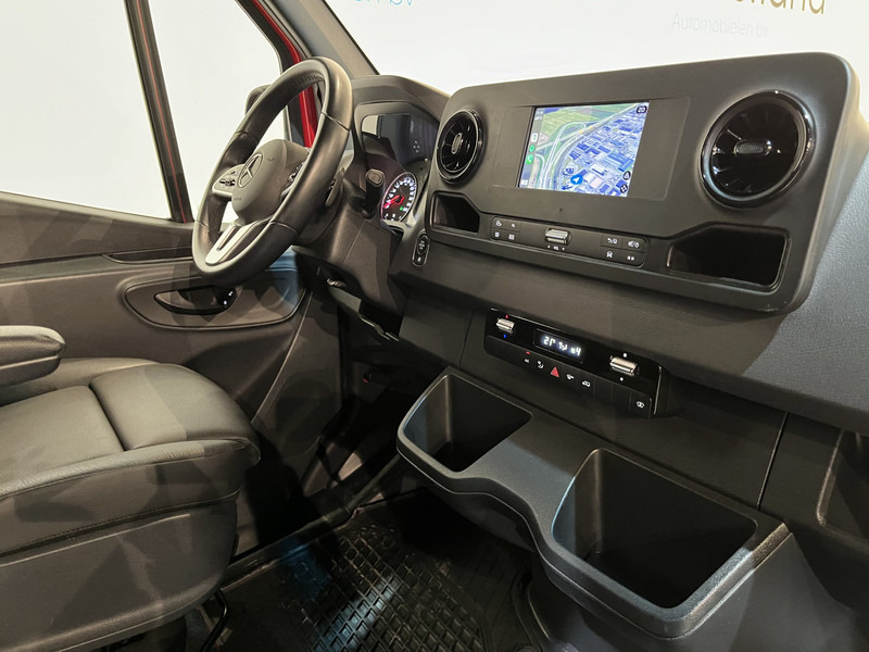 Mercedes-Benz Sprinter 317 CDI L3H2 DC Dubbel Cabine RWD Automaat / Euro 6 / Airco / Trekhaak 3500 KG / Cruise Control / Camera / CarPlay / Leder / 8.200 KM !! / BPM VRIJ !! - Panel van, Combi van: picture 3 Mercedes-Benz Sprinter 317 CDI L3H2 DC Dubbel Cabine RWD Automaat / Euro 6 / Airco / Trekhaak 3500 KG / Cruise Control / Camera / CarPlay / Leder / 8.200 KM !! / BPM VRIJ !! - Panel van, Combi van: picture 3