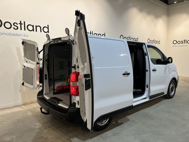 Peugeot e-Expert EV L2 75 kWh Servicebus / Inrichting / 100% Elektrisch / Airco / 220V. / Trekhaak / Camera / Cruise Control / Navigatie / CarPlay / 3-Zits 13.000 KM !! - Small van, Electric van: picture 2 Peugeot e-Expert EV L2 75 kWh Servicebus / Inrichting / 100% Elektrisch / Airco / 220V. / Trekhaak / Camera / Cruise Control / Navigatie / CarPlay / 3-Zits 13.000 KM !! - Small van, Electric van: picture 2