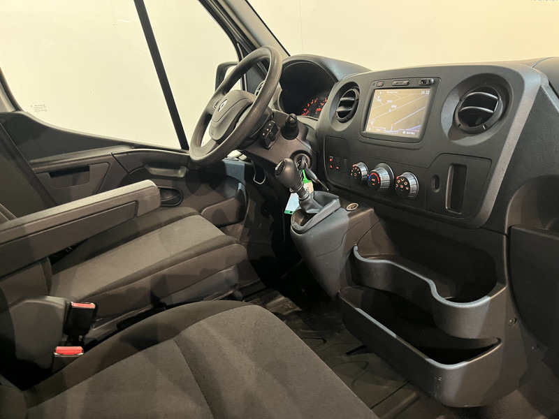 Renault Master 2.3 dCi L1H2 130 PK Servicebus / Sortimo Inrichting / Euro 6 / Luchtvering / Airco / Cruise Control / PDC / Navigatie / 3-Zits - Small van: picture 3 Renault Master 2.3 dCi L1H2 130 PK Servicebus / Sortimo Inrichting / Euro 6 / Luchtvering / Airco / Cruise Control / PDC / Navigatie / 3-Zits - Small van: picture 3