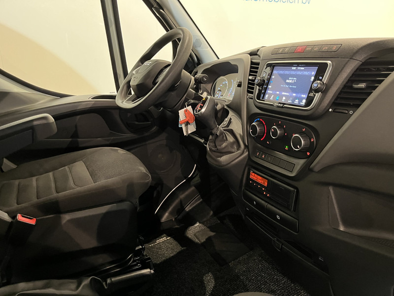 Iveco Daily 35S18 3.0 BE Clixtar Automaat Bakwagen met Laadklep / Laadvermogen 3.060 KG / Euro 6 / Luchtvering / Airco / Camera / CarPlay / Cruise Control / - Tractor truck: picture 4 Iveco Daily 35S18 3.0 BE Clixtar Automaat Bakwagen met Laadklep / Laadvermogen 3.060 KG / Euro 6 / Luchtvering / Airco / Camera / CarPlay / Cruise Control / - Tractor truck: picture 4