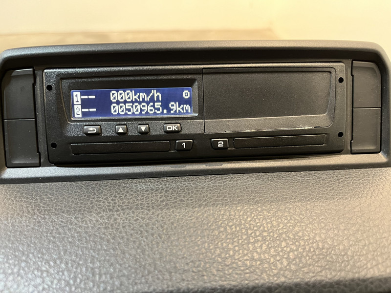 Volkswagen Crafter Crafter 50 TDI 180 PK Open Laadbak / Hiab Kraan / Euro 6 / Airco / Trekhaak 3500 KG / Cruise Control / CarPlay / 51.000 KM !! C-Rijbewijs !! leasing Volkswagen Crafter Crafter 50 TDI 180 PK Open Laadbak / Hiab Kraan / Euro 6 / Airco / Trekhaak 3500 KG / Cruise Control / CarPlay / 51.000 KM !! C-Rijbewijs !!: picture 8