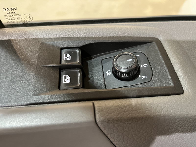 Volkswagen Crafter Crafter 50 TDI 180 PK Open Laadbak / Hiab Kraan / Euro 6 / Airco / Trekhaak 3500 KG / Cruise Control / CarPlay / 51.000 KM !! C-Rijbewijs !! leasing Volkswagen Crafter Crafter 50 TDI 180 PK Open Laadbak / Hiab Kraan / Euro 6 / Airco / Trekhaak 3500 KG / Cruise Control / CarPlay / 51.000 KM !! C-Rijbewijs !!: picture 13