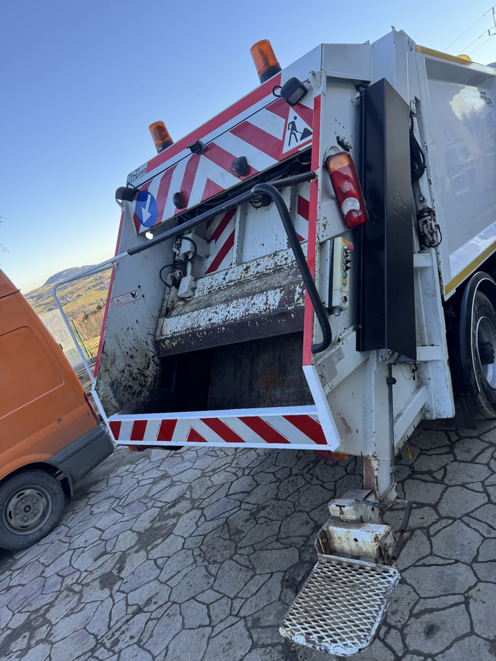 Renault Midlum 180 DXi - Garbage truck: picture 5 Renault Midlum 180 DXi - Garbage truck: picture 5