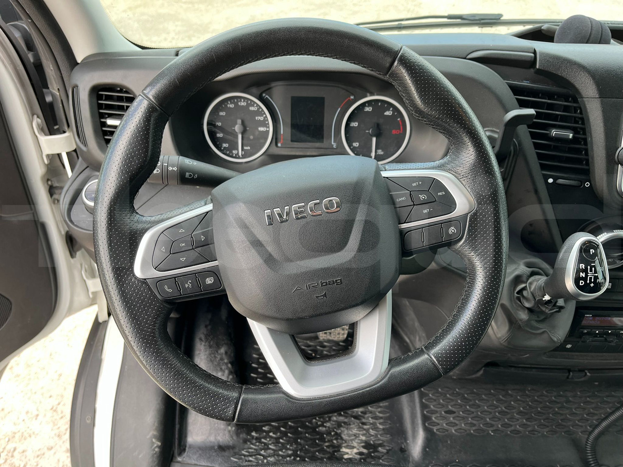 Minibus, Passenger van Iveco Daily: picture 15