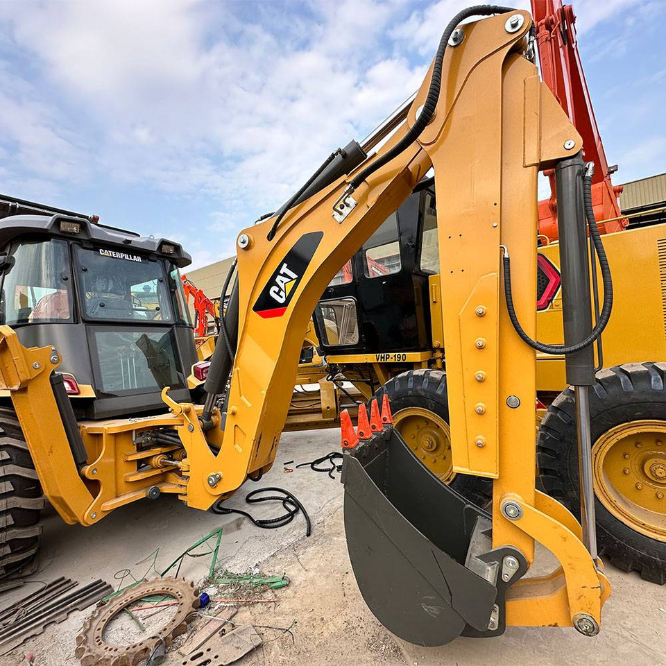 CATERPILLAR 420F - Backhoe loader: picture 1 CATERPILLAR 420F - Backhoe loader: picture 1