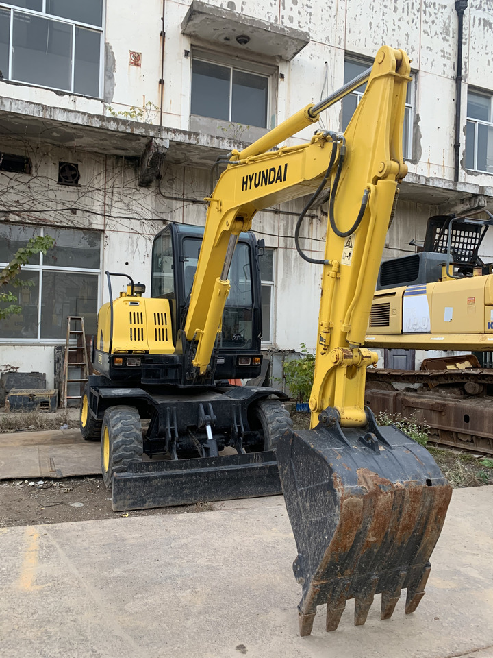 Wheel excavator Hyudai R60W-7: picture 1