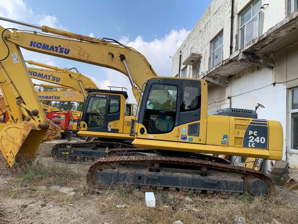 Komatsu PC 240 - Crawler excavator: picture 1 Komatsu PC 240 - Crawler excavator: picture 1