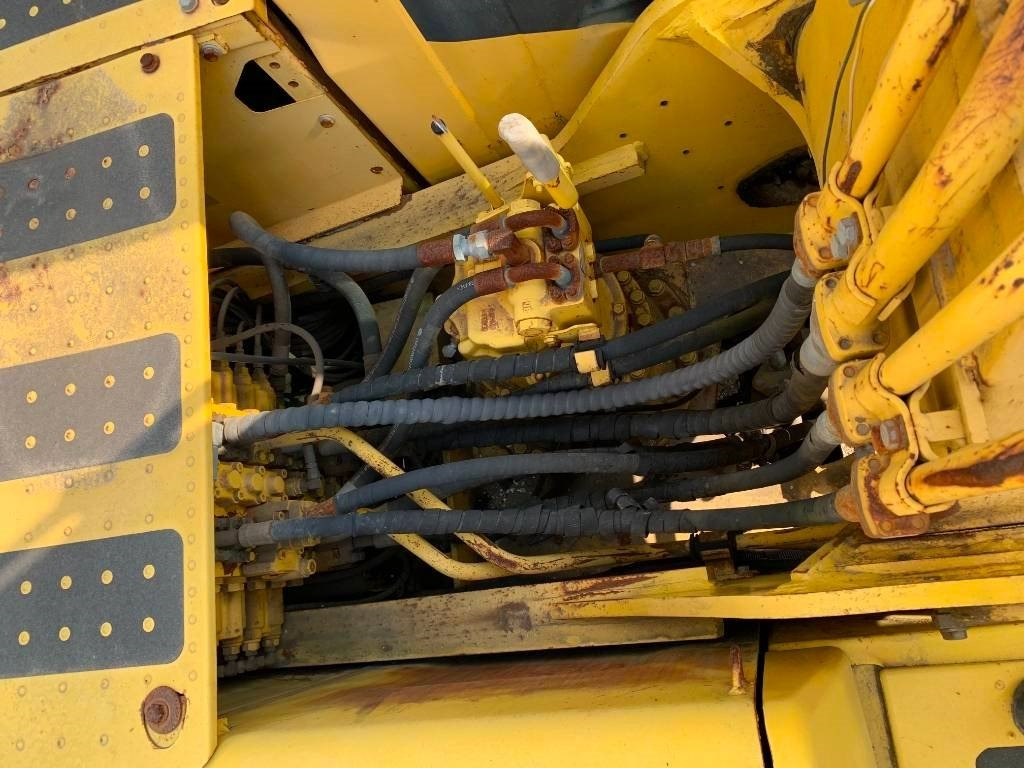 Crawler excavator Komatsu PC 240: picture 16