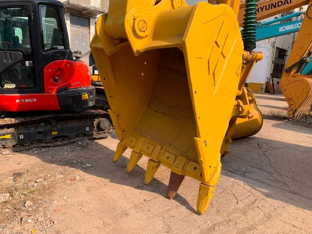 Crawler excavator Komatsu PC 240: picture 25