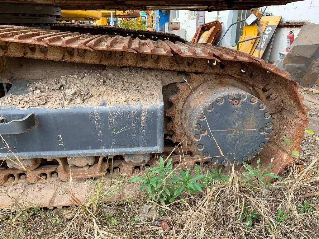 Komatsu PC 240 - Crawler excavator: picture 4 Komatsu PC 240 - Crawler excavator: picture 4
