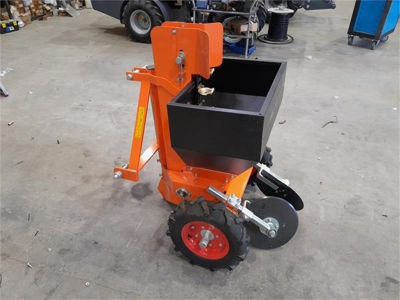 - - - Boxer AGRI - Potato planter: picture 1 - - - Boxer AGRI - Potato planter: picture 1