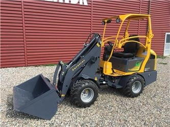 Eurotrac E11-El lang arm - Compact loader: picture 1 Eurotrac E11-El lang arm - Compact loader: picture 1