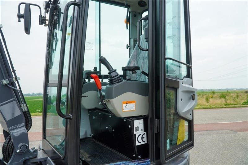 Mini excavator Eurotrac HE26-SR: picture 10
