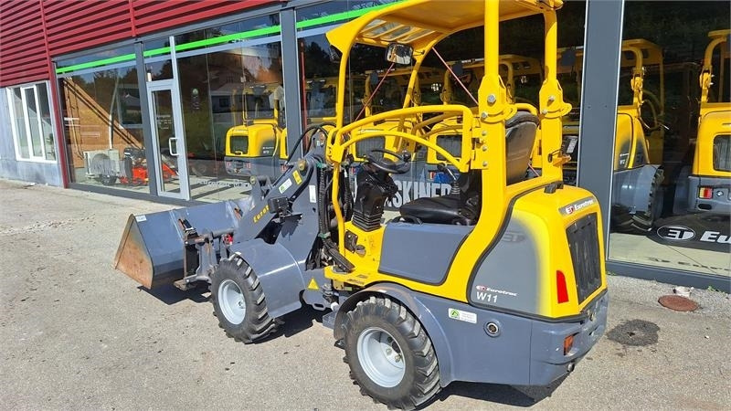 Eurotrac W11 - Compact loader: picture 2 Eurotrac W11 - Compact loader: picture 2