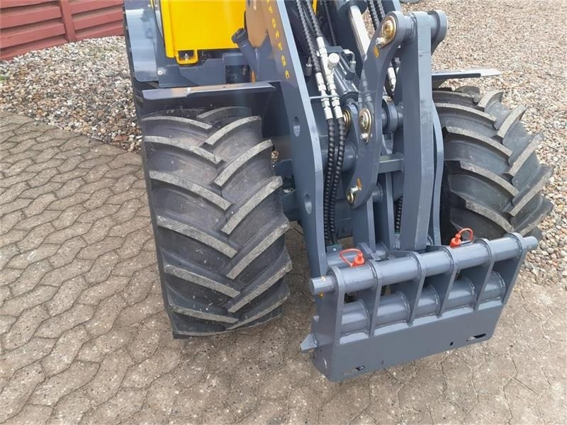 Eurotrac W12S med førerhus, skovl og gafler - Wheel loader: picture 4 Eurotrac W12S med førerhus, skovl og gafler - Wheel loader: picture 4