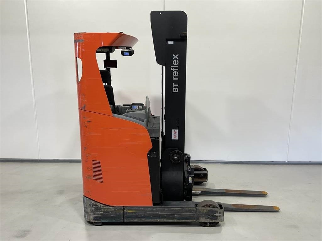 BT RRE 14 - Reach truck: picture 1 BT RRE 14 - Reach truck: picture 1