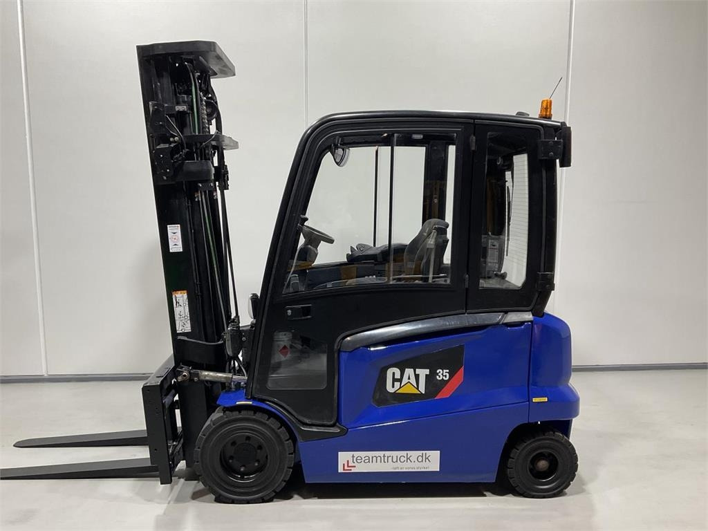 CAT EP35N - Electric forklift: picture 3 CAT EP35N - Electric forklift: picture 3
