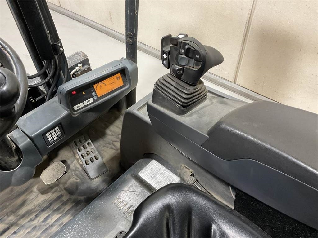 Electric forklift Jungheinrich EFG 218 SP 300ZZ: picture 6 Electric forklift Jungheinrich EFG 218 SP 300ZZ: picture 6