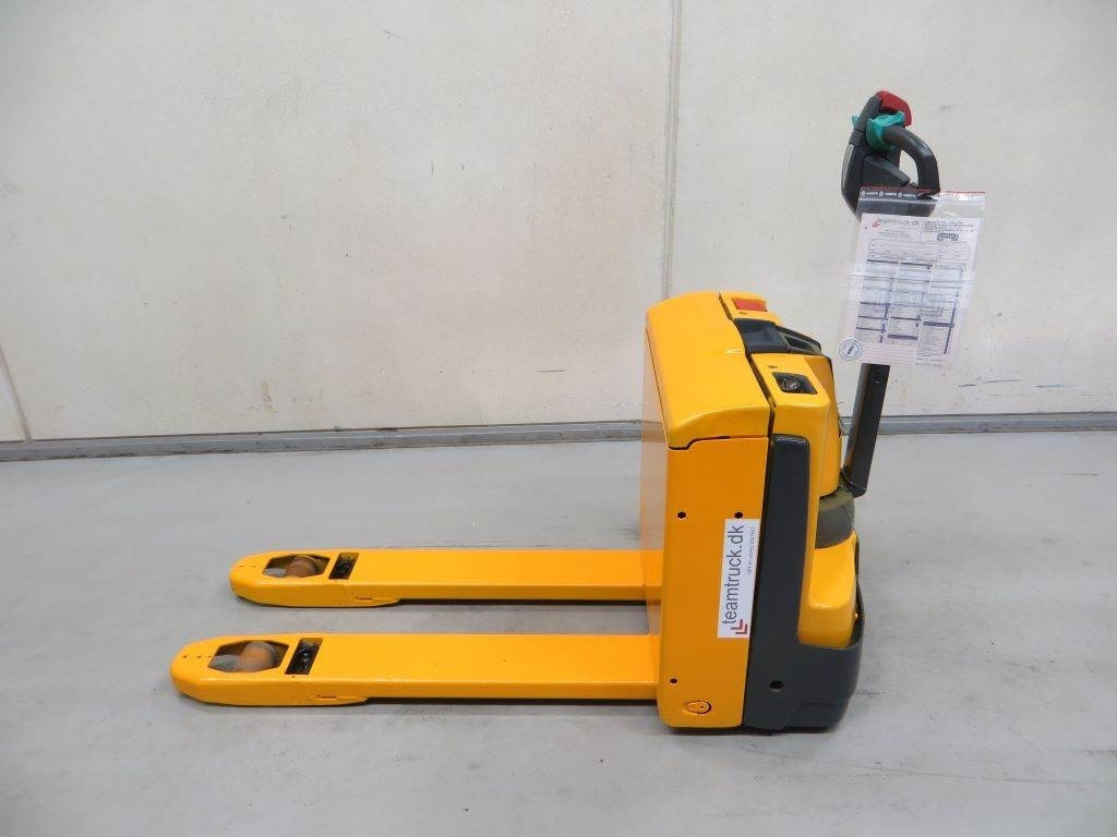 Jungheinrich EJE 116 - Pallet truck: picture 2 Jungheinrich EJE 116 - Pallet truck: picture 2