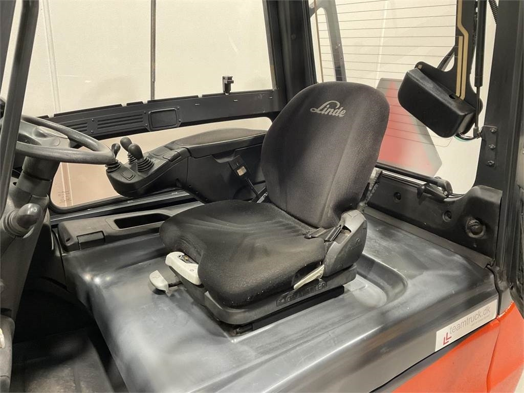 Linde E30HL-01/600 - Electric forklift: picture 5 Linde E30HL-01/600 - Electric forklift: picture 5
