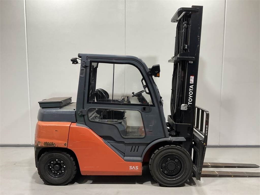 Toyota 40-8FD40N - Diesel forklift: picture 1 Toyota 40-8FD40N - Diesel forklift: picture 1