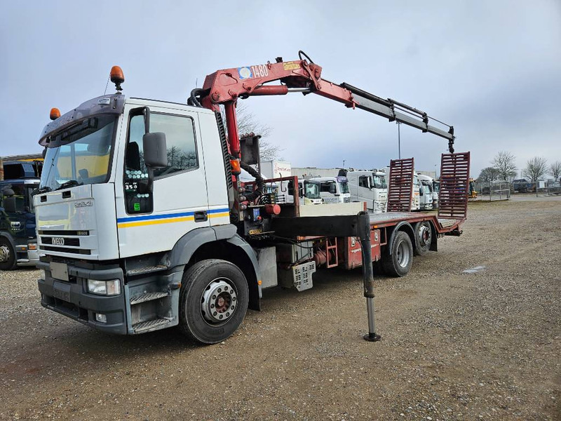 Iveco Eurotech 6x2 // Machinetransport // HMF 1483 K3 - Autotransporter truck: picture 2 Iveco Eurotech 6x2 // Machinetransport // HMF 1483 K3 - Autotransporter truck: picture 2