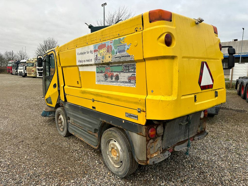 Johnston CN400 - Road sweeper: picture 2 Johnston CN400 - Road sweeper: picture 2