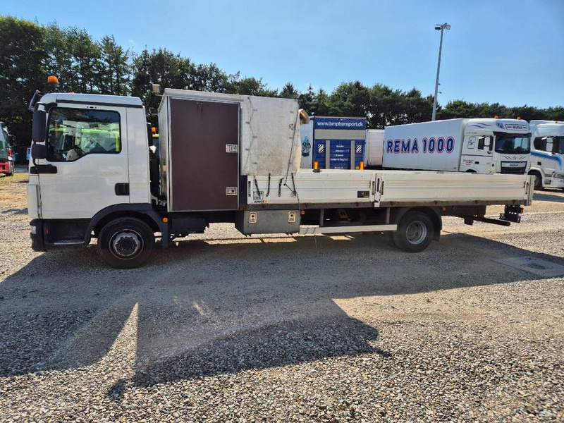 MAN TGL 12.250 4x2 - Dropside/ Flatbed truck: picture 2 MAN TGL 12.250 4x2 - Dropside/ Flatbed truck: picture 2
