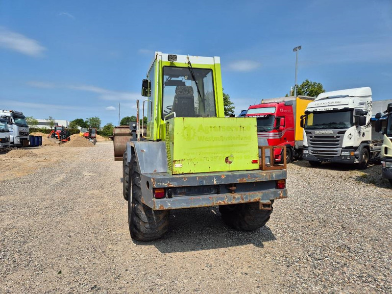O & K L15 With bucket and quickshift - Wheel loader: picture 4 O & K L15 With bucket and quickshift - Wheel loader: picture 4