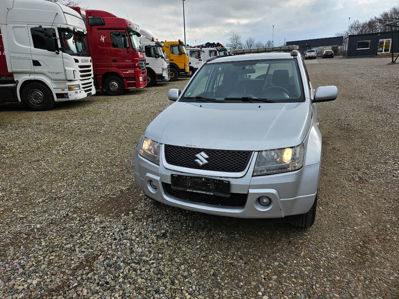 Closed box van Suzuki Grand Vitara 2,0 GLX aut. Van 5d: picture 8 Closed box van Suzuki Grand Vitara 2,0 GLX aut. Van 5d: picture 8