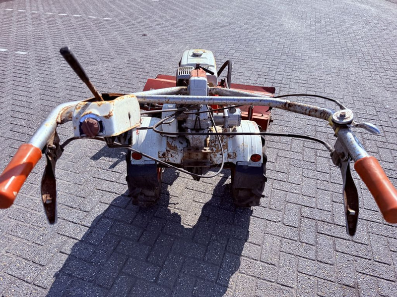 Honda F800 Veegmachine - Road sweeper: picture 3 Honda F800 Veegmachine - Road sweeper: picture 3