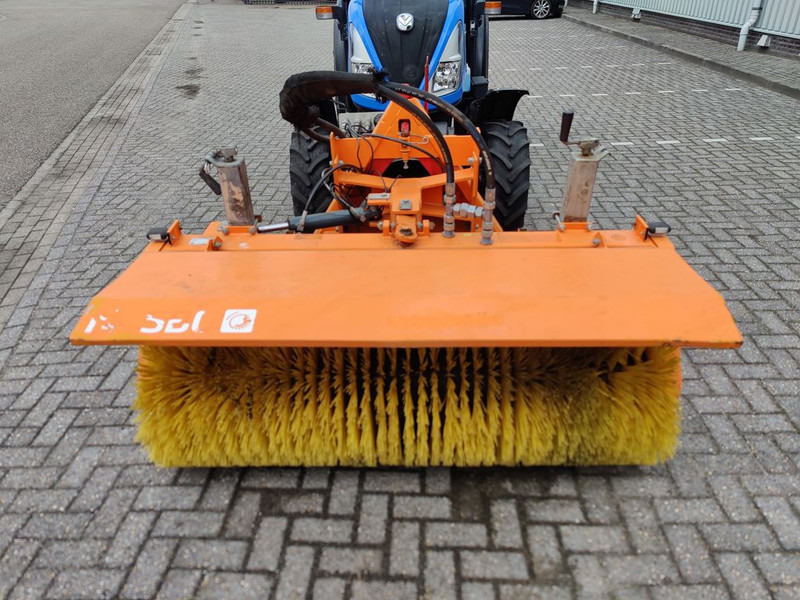 Nesbo HF1600S Veegmachine - Broom for Utility/ Special vehicle: picture 5 Nesbo HF1600S Veegmachine - Broom for Utility/ Special vehicle: picture 5