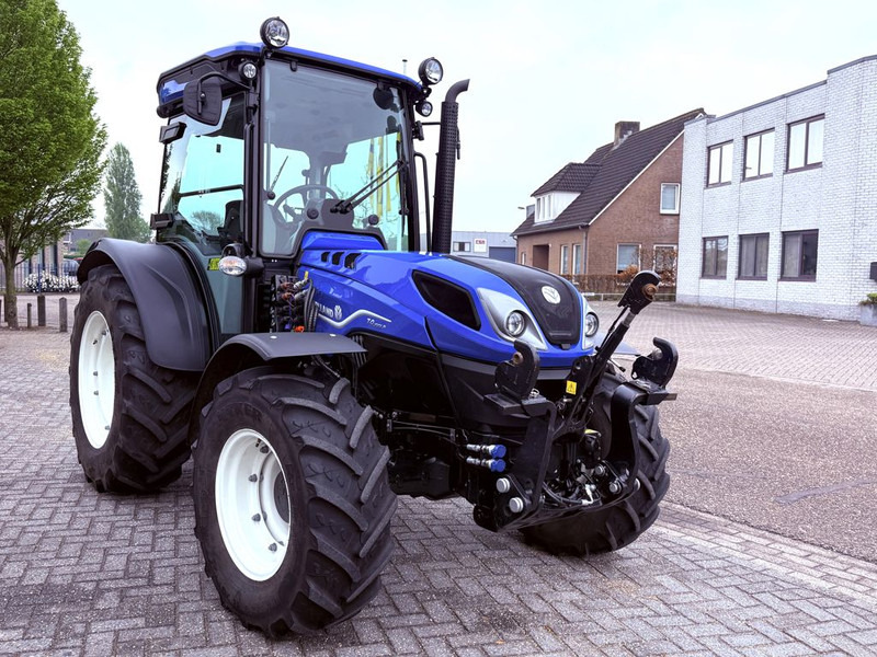 Farm tractor New Holland T4.100 LP: picture 20