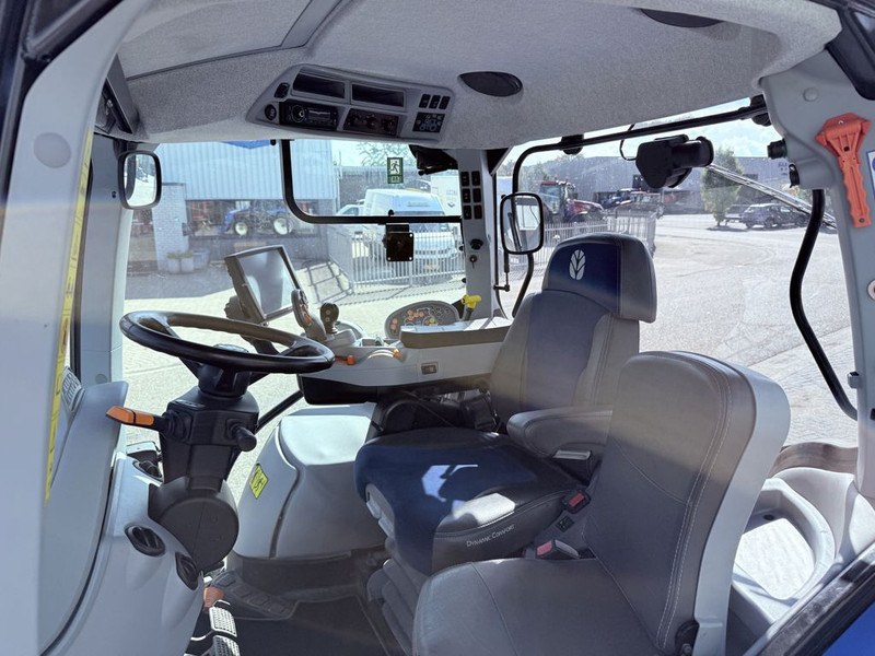 New Holland T6.165 AC + TL750 Voorlader - Farm tractor: picture 5 New Holland T6.165 AC + TL750 Voorlader - Farm tractor: picture 5