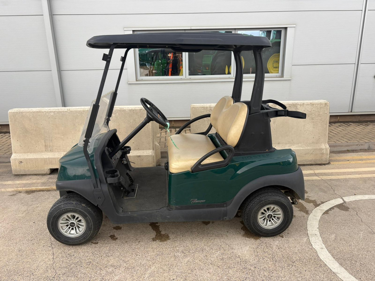 Clubcar Temp 48V Lead Acid Battery Golf Buggy - Golf cart: picture 1 Clubcar Temp 48V Lead Acid Battery Golf Buggy - Golf cart: picture 1