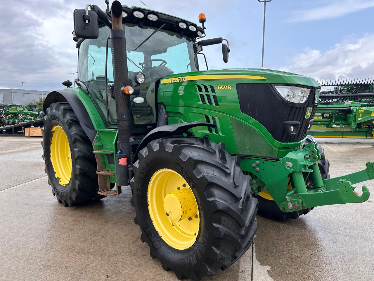 John Deere 6150R - Farm tractor: picture 1 John Deere 6150R - Farm tractor: picture 1