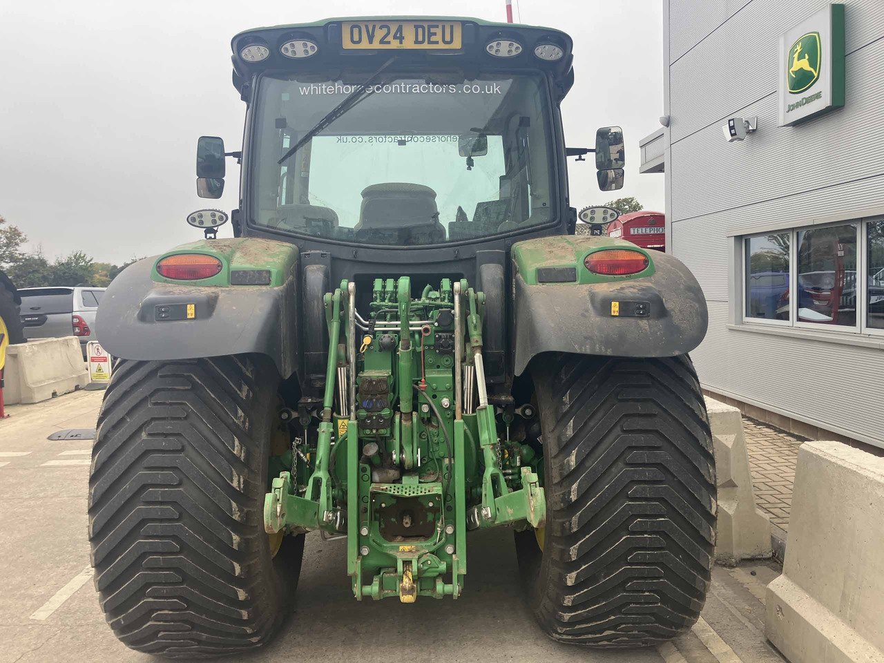 John Deere 6R 130 - Farm tractor: picture 4 John Deere 6R 130 - Farm tractor: picture 4