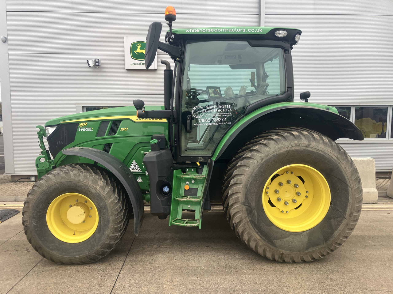 John Deere 6R 130 - Farm tractor: picture 2 John Deere 6R 130 - Farm tractor: picture 2